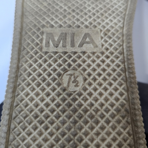 ⭐️40% Off⭐️ MIA Ellen Sandals in Black - Picture 9 of 9